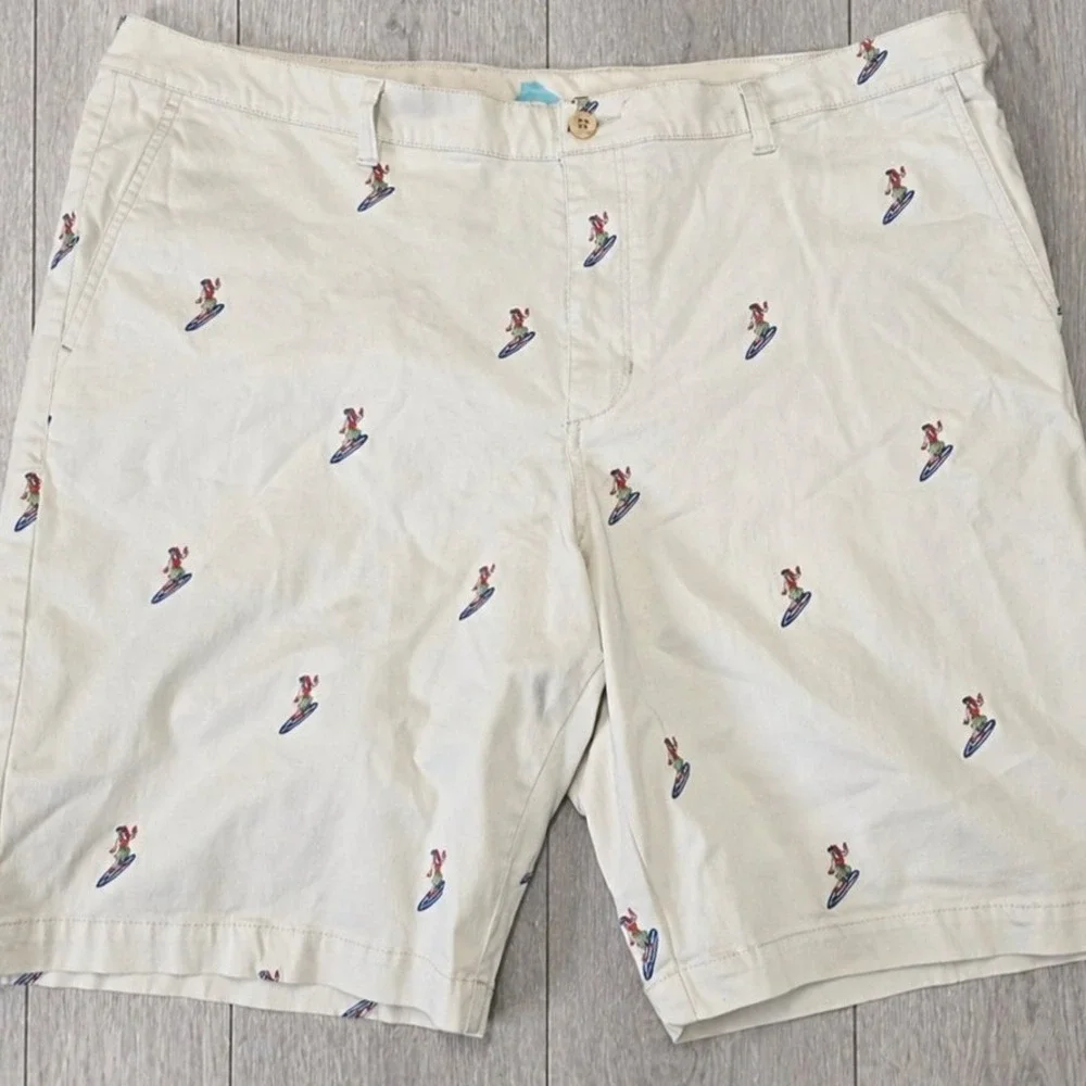 Tommy Bahama Mens 42 Shorts Surfboard Embroidered Beige Casual Chino - Picture 1 of 15